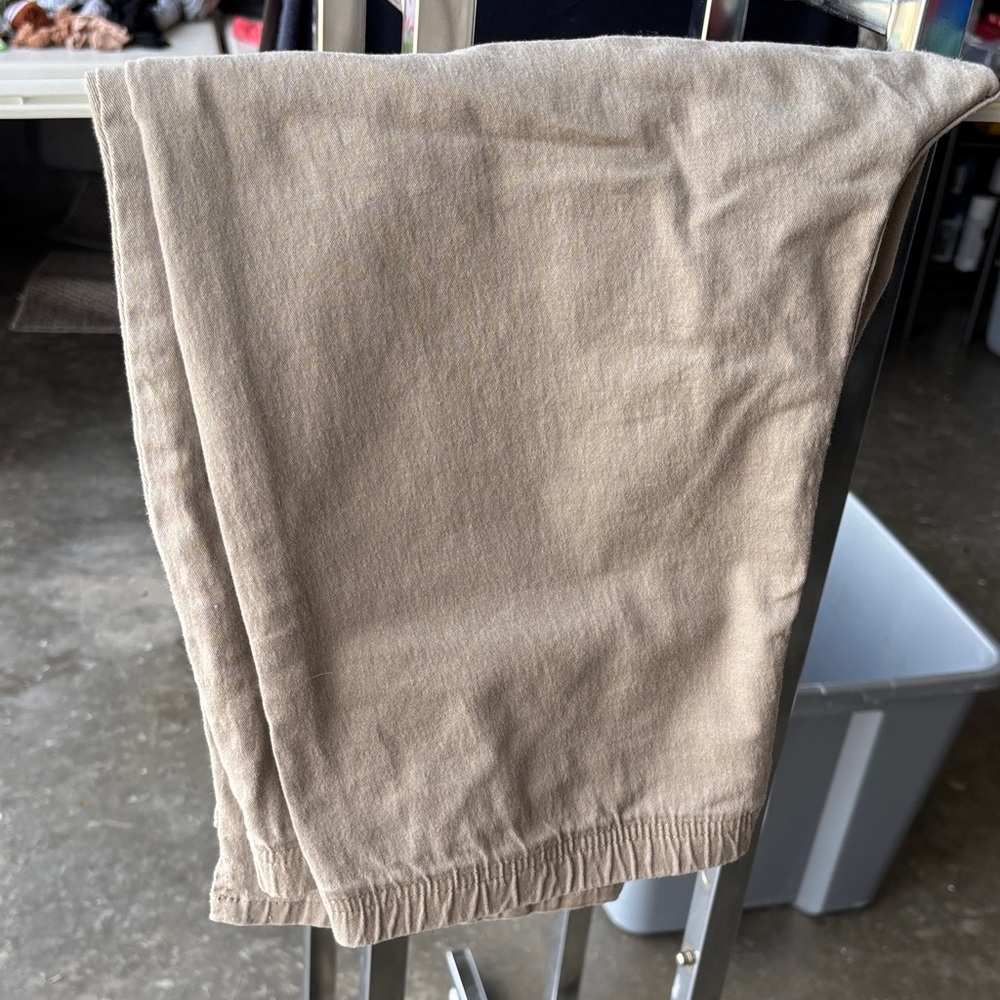 Women's Stretch Bermuda Shorts in Khaki